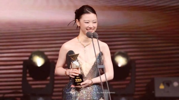 我要被单依纯领奖词笑晕了，这次是真的说对WMA了！