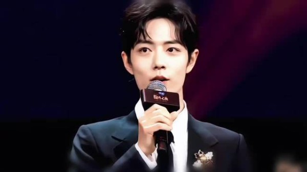 肖战出道九周年，今晚亮相澳门湾区升明月舞台