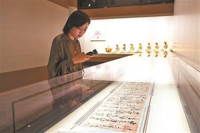 故宫博物院建院百年大展今开展