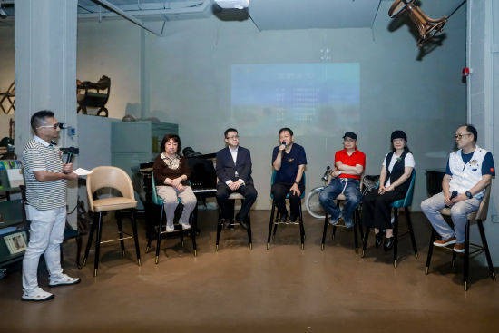探寻城市文脉 徐剑等六位著名作家采风南昌东湖区