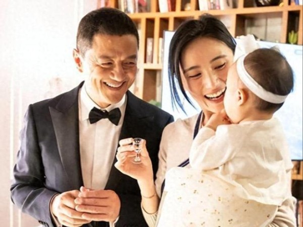 同样都是女儿，李亚鹏要紧握李嫣的抚养权，却放弃小女儿呢？