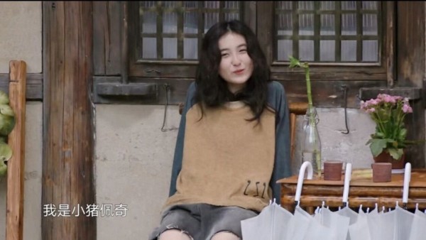 《向往的生活》做了8季，她是第一个能让张子枫主动张开双手求拥抱的嘉宾