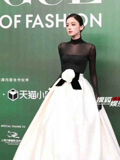 美神降临！娜扎又美出新高度！VOGUE直播