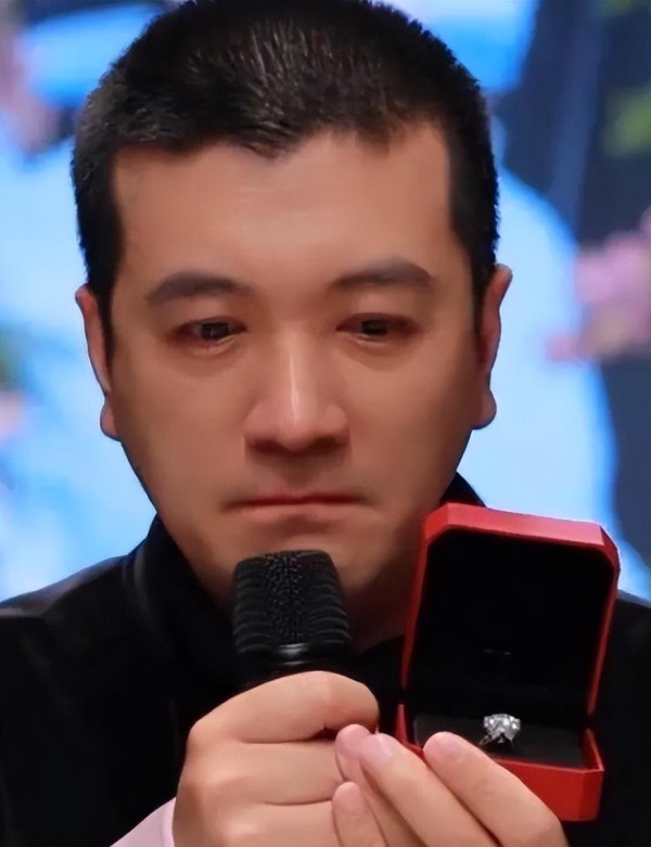 杨子直播消费亲生女儿，直言还是忘不了黄圣依，网友一句话戳中他痛处