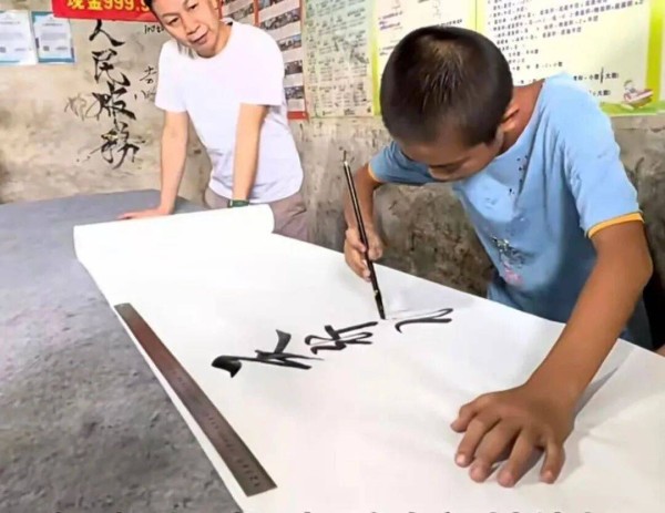 薛明辉:谁在为李明叫好?网络时代的闹剧