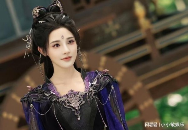 彭小苒凭什么让《暗河传》播放量破5亿?她的逆袭不止“紫衣杀”