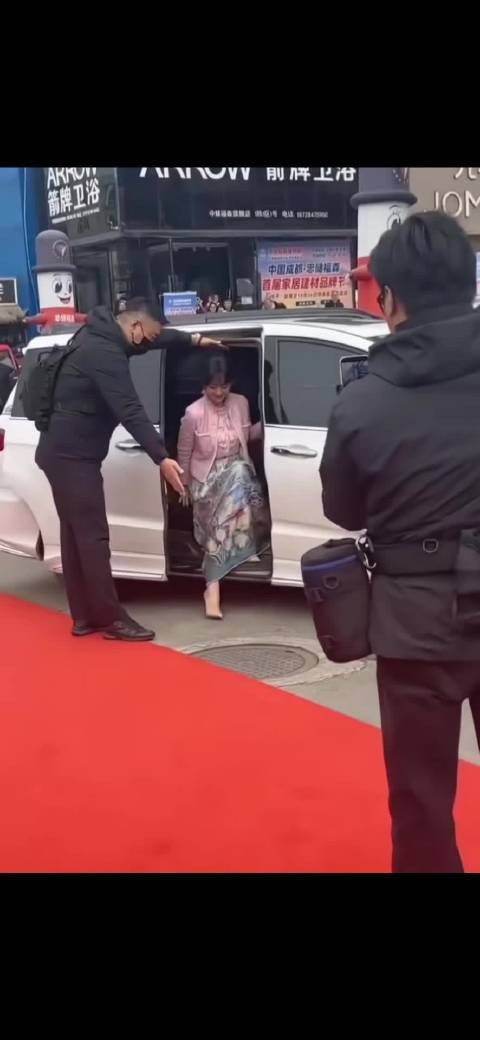 70多岁状态还能这么好的,除了刘晓庆也只有赵雅芝了吧?