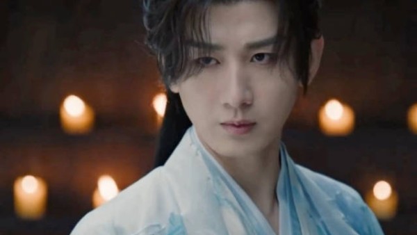 清瞳音夫人所伤,富贵再次开大守护,黑狐蛊惑富贵挥出天地一剑破圈!