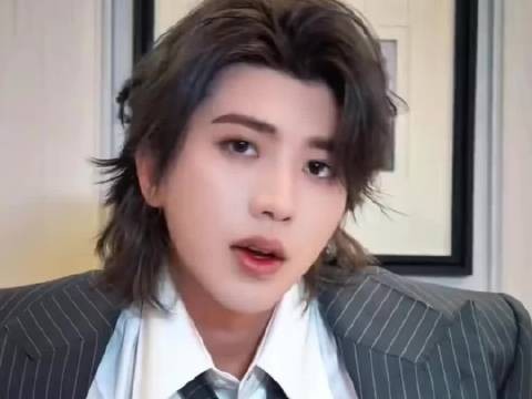 蔡徐坤直播回应粉丝困扰温柔鼓励