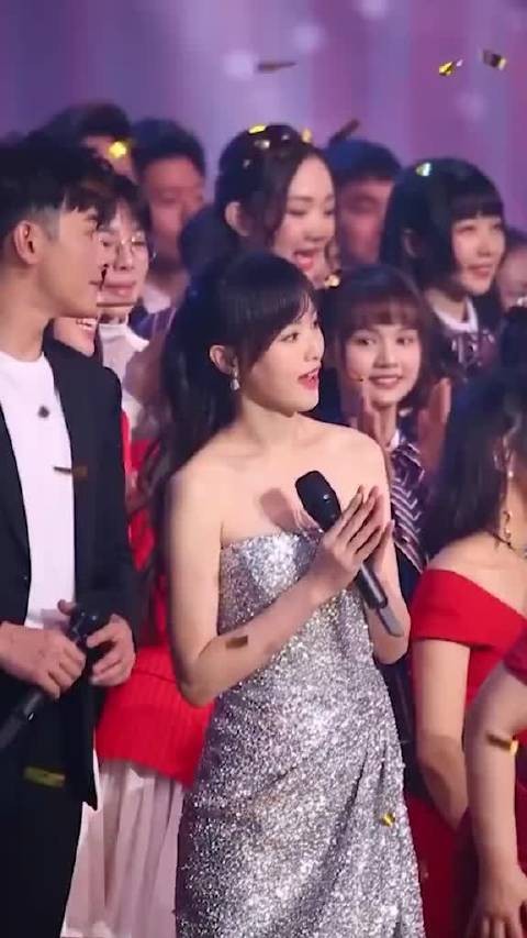 唐嫣罗晋婚后恩爱如初,唐嫣状态亮眼