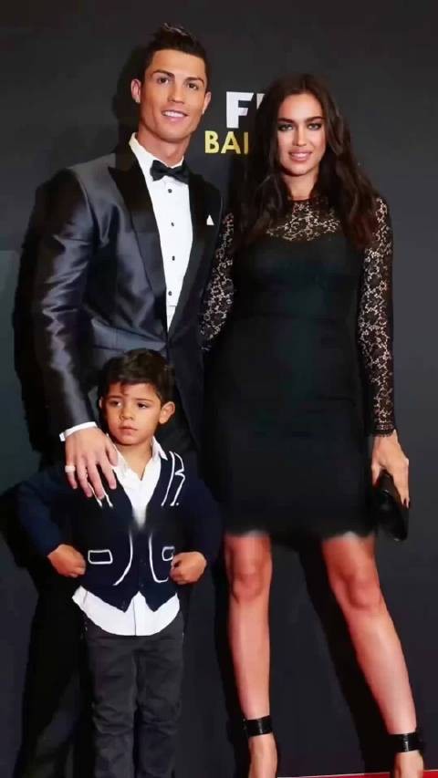 你知道克里斯蒂亚诺罗纳尔多为什么和伊莲娜分手吗?