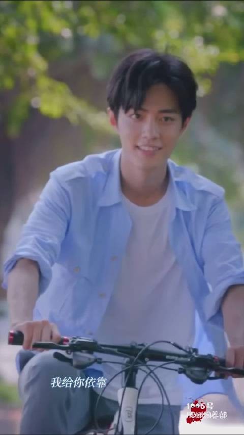 肖战粉丝深情告白愿做星河微光守护偶像