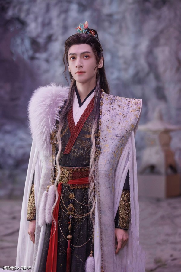 《水龙吟》:武戏华丽宛若仙侠剧,开局设下悬疑大网