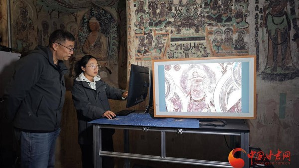 何以中国·壁画里的中国｜我在敦煌拍壁画 十万照片一张图