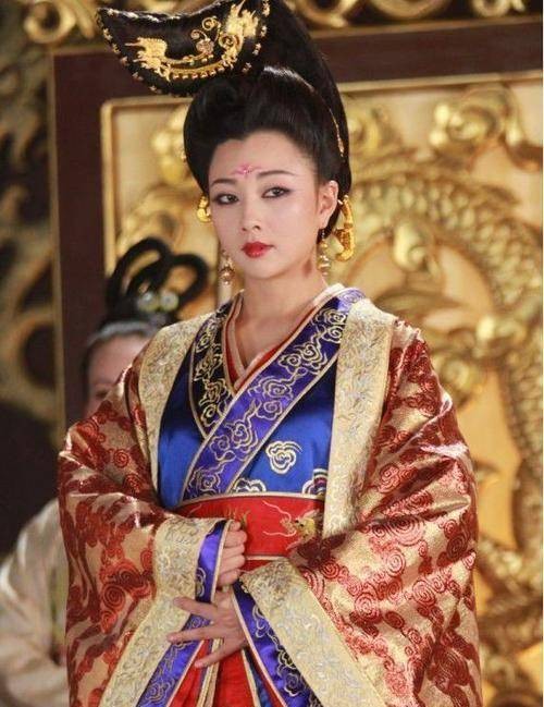 武则天登基后意气风发,写下盛唐第一狂诗,李白看后也望尘莫及