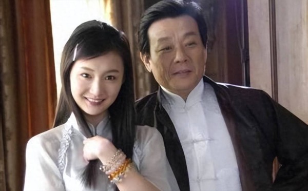 寇世勋：为了两妻子和平共处，我楼上楼下来回跑，实在辛苦