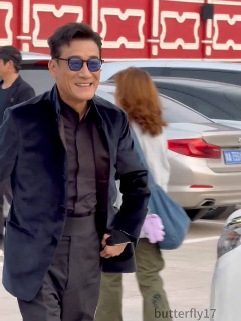 梁家辉是怎么做到年纪这么大但是毫无登味儿的 一点也不油腻