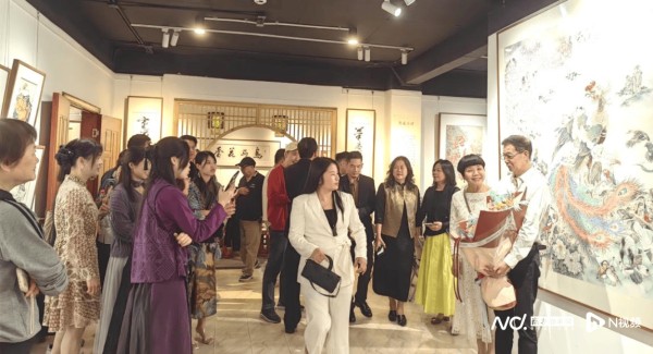 艺术与自然交融：“鸟与花香—陈东山工笔画作品展”广州开幕