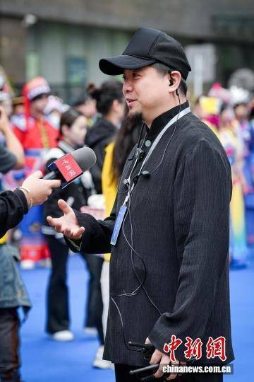 唐煌:用文艺视角诉说中国故事 传递幸福温度