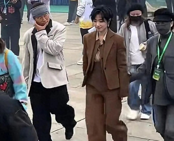 因长的太漂亮，七次拒绝导演“要求”被雪藏，43岁终凭实力走红！