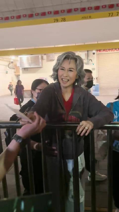 叶蒨文， 近距离的Sally太美了演唱会林子祥叶蒨文 ，拍摄现场直击