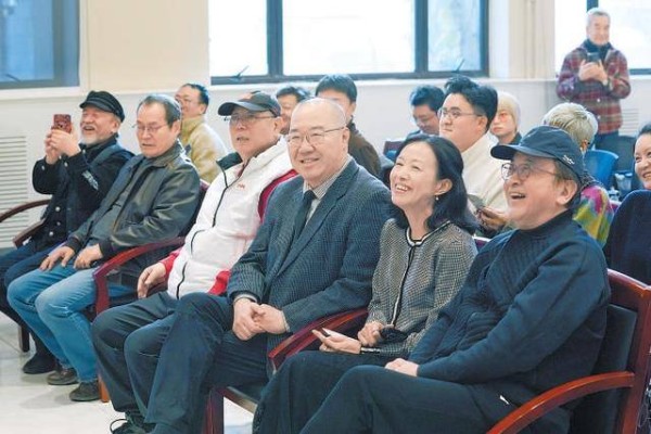 英达执导果戈理经典喜剧 老戏骨齐聚话剧《钦差大臣》