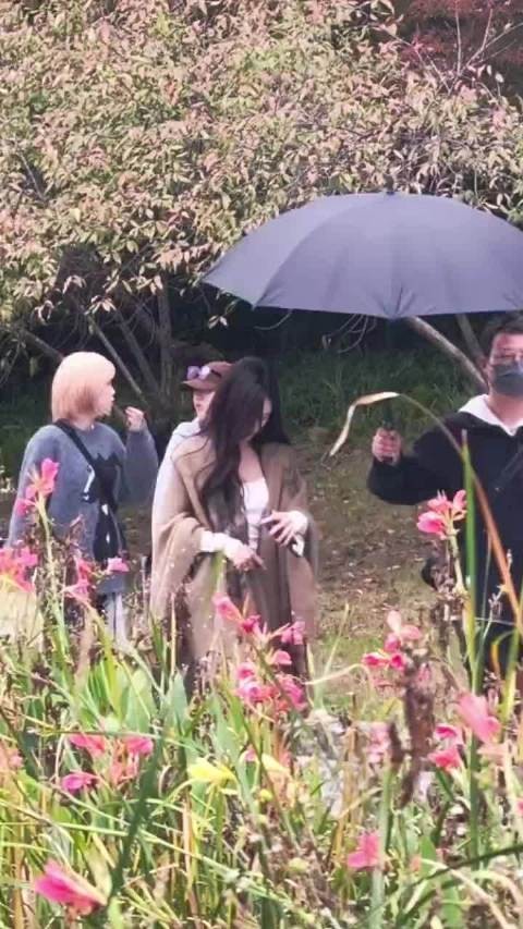 李一桐美人余路透曝光温柔优雅