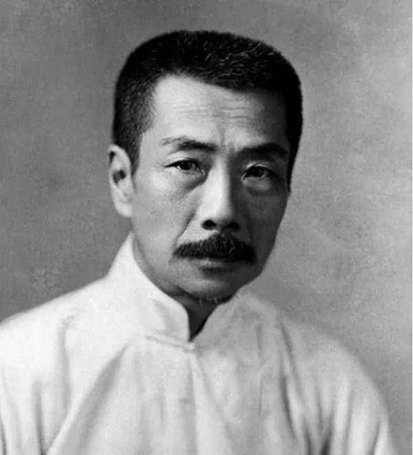 鲁迅月工资350块大洋，放到现在来说，是什么样的薪资水平？