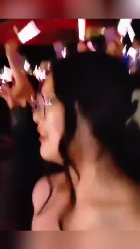 没想到眼镜妹反差这么大