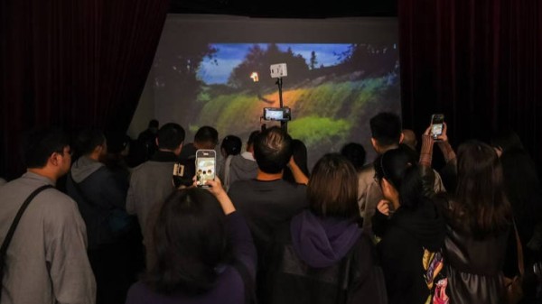 “重新发现时间”,他们从3000件年度作品中选了17组放进这个展览