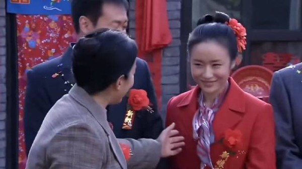 三个儿子同一天结婚，娶的媳妇一个赛过一个