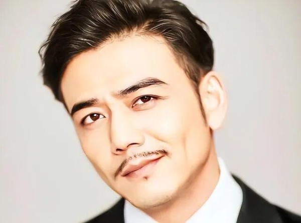 不顾央视警告顶风作案,与刘涛传出绯闻的杨烁,到底谁在给他撑腰