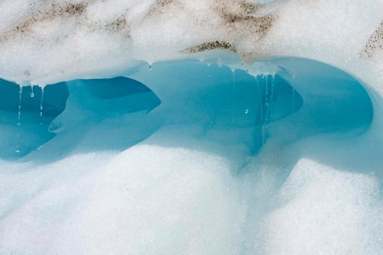 这是2024年3月24日拍摄的新西兰南岛西海岸福克斯冰川一隅。新华社发（杨柳摄）