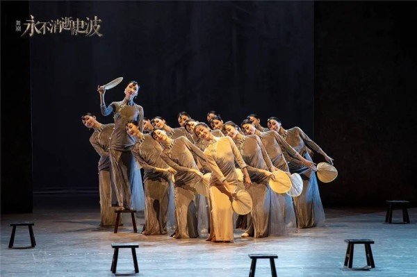 一部戏,一座城|《永不消逝的电波》今夜第800次闪耀