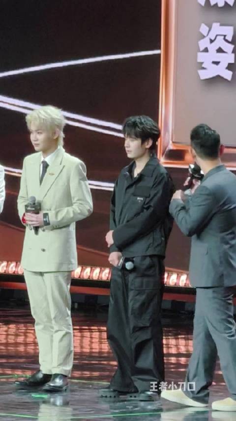 你的夸夸团已上线 再来接收一下@JDG无畏 和