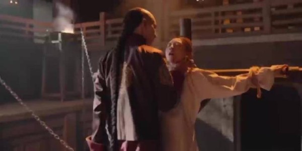 女子凭还珠剧情脱险，舅舅舅妈作证助逆转