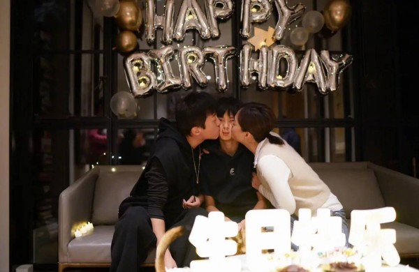 孙俪发长文为儿子等等庆生，邓超感动到落泪：看一半看不清了