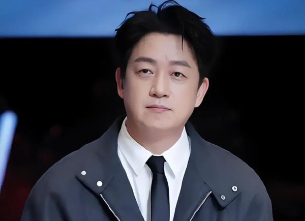 离婚13年后，潘粤明屡传喜讯，原来他早成为董洁高攀不起的存在