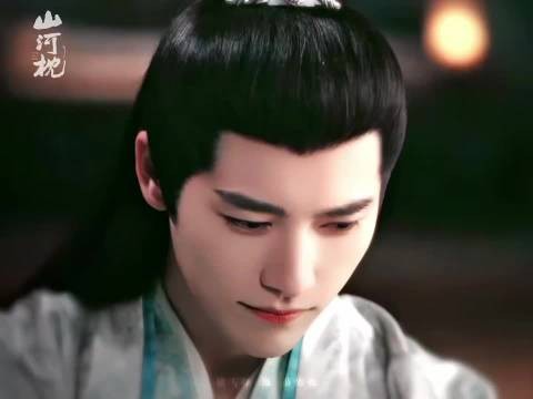 梁雪峰《山河枕》演绎天家贵气与癫系内核