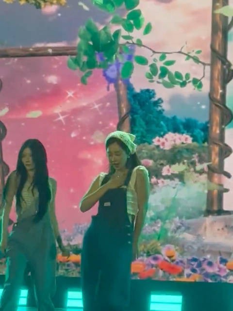 权俞利越南粉丝见面会现场演唱与你的所有现在