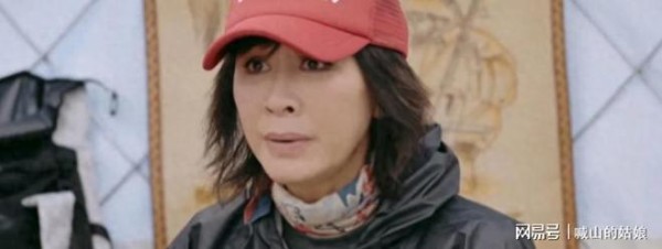 一路繁花变一路吃瓜,影后饭桌大曝娱乐圈猛料,这期是能播的吗?