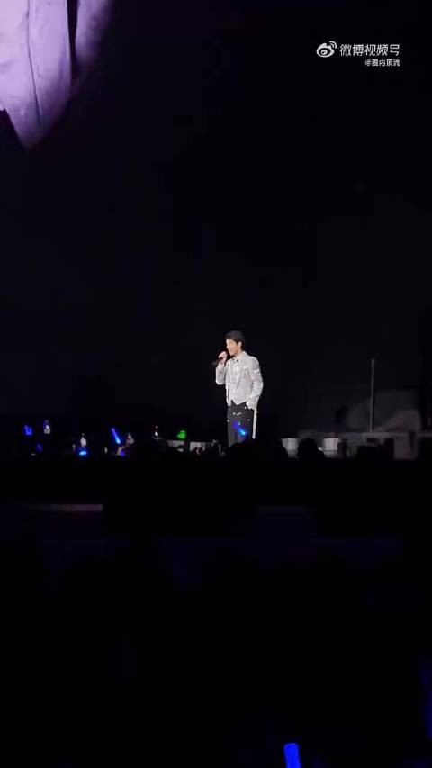 王力宏舞台表现惊艳,笑容蜕变展现老钱风魅力