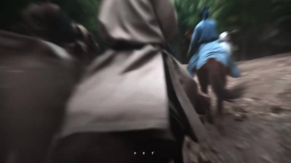 白泽案雨夜悬崖打戏再现古早武侠江湖感