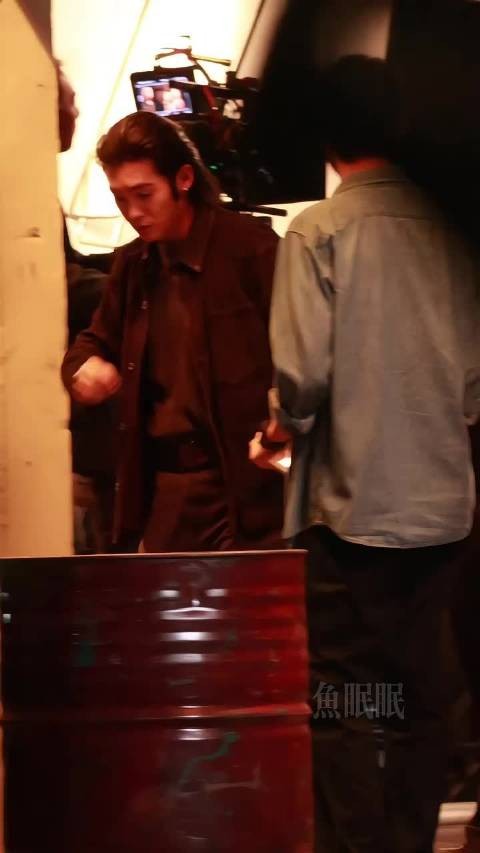 于适上班路透，这个腰部发力走路好带感