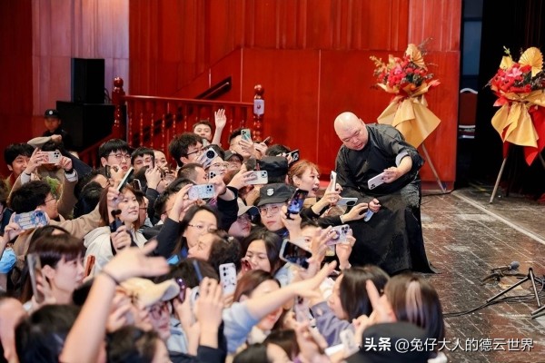 德云社贵阳专场圆满成功,演员凌晨发文,时隔六年,故地重游