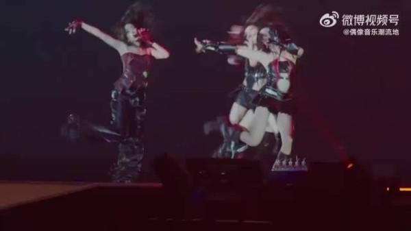 LESSERAFIM日本演唱会现场震撼，全场齐唱Eat it up