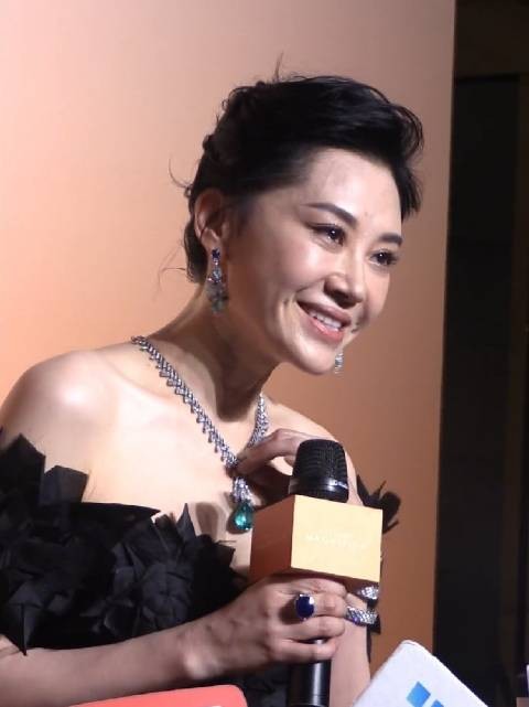 许晴这个年纪了,这状态是真的好,有人说她出事了,人家前几天不是都好好的