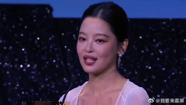 辛芷蕾封后威尼斯,继巩俐后内地第二人,日挂中天演技看哭评委