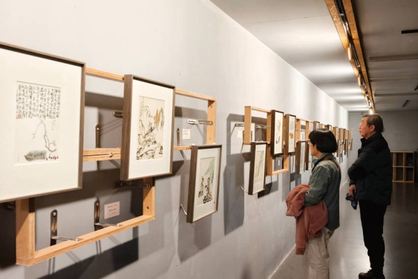 快来书店看画展 书人作画满纸生趣