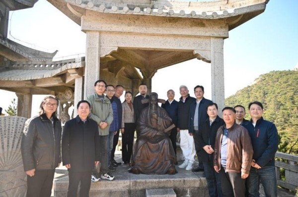 程长庚塑像落成暨《长庚光照京剧兴》首发仪式在潜山举行